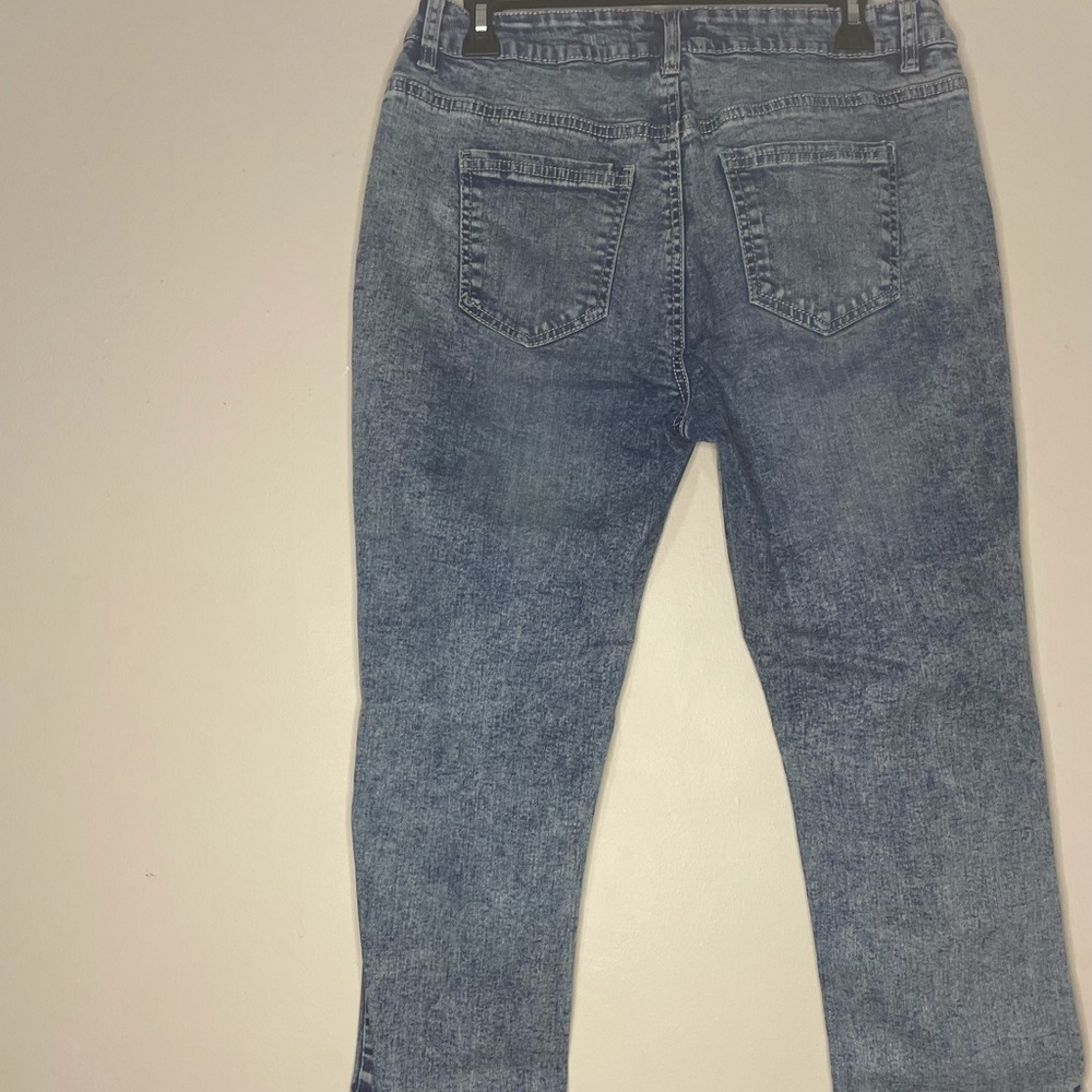 Capris - Picture 2 of 2